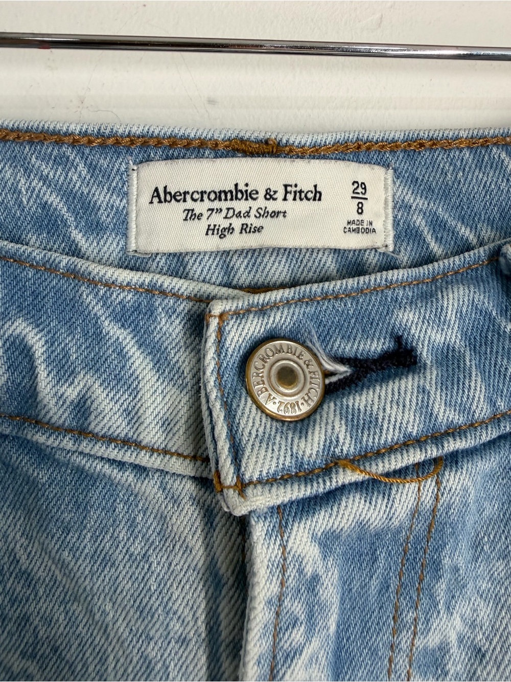 Abercrombie and Fitch curve love the dad short 7" high rise denim shorts Size 8 - Picture 13 of 14